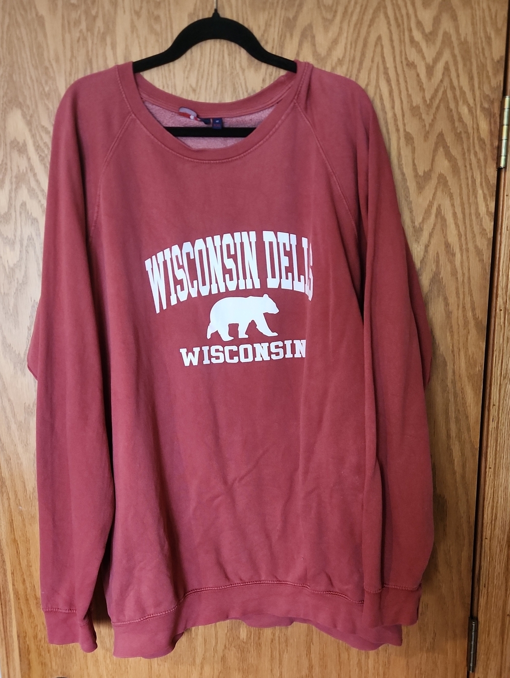 Wisconsin Dells Bear Graphic Crewneck Sweatshirt - Dusty Rose Size Xxl